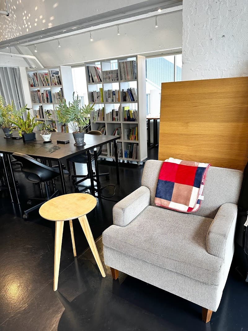 Robert Shimokitazawa - Coworking, a0000000-0000-0000-0000-000000000021